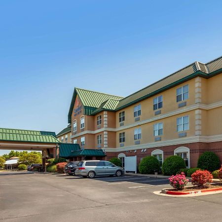 Comfort Inn & Suites Fayetteville-University Area Dış mekan fotoğraf