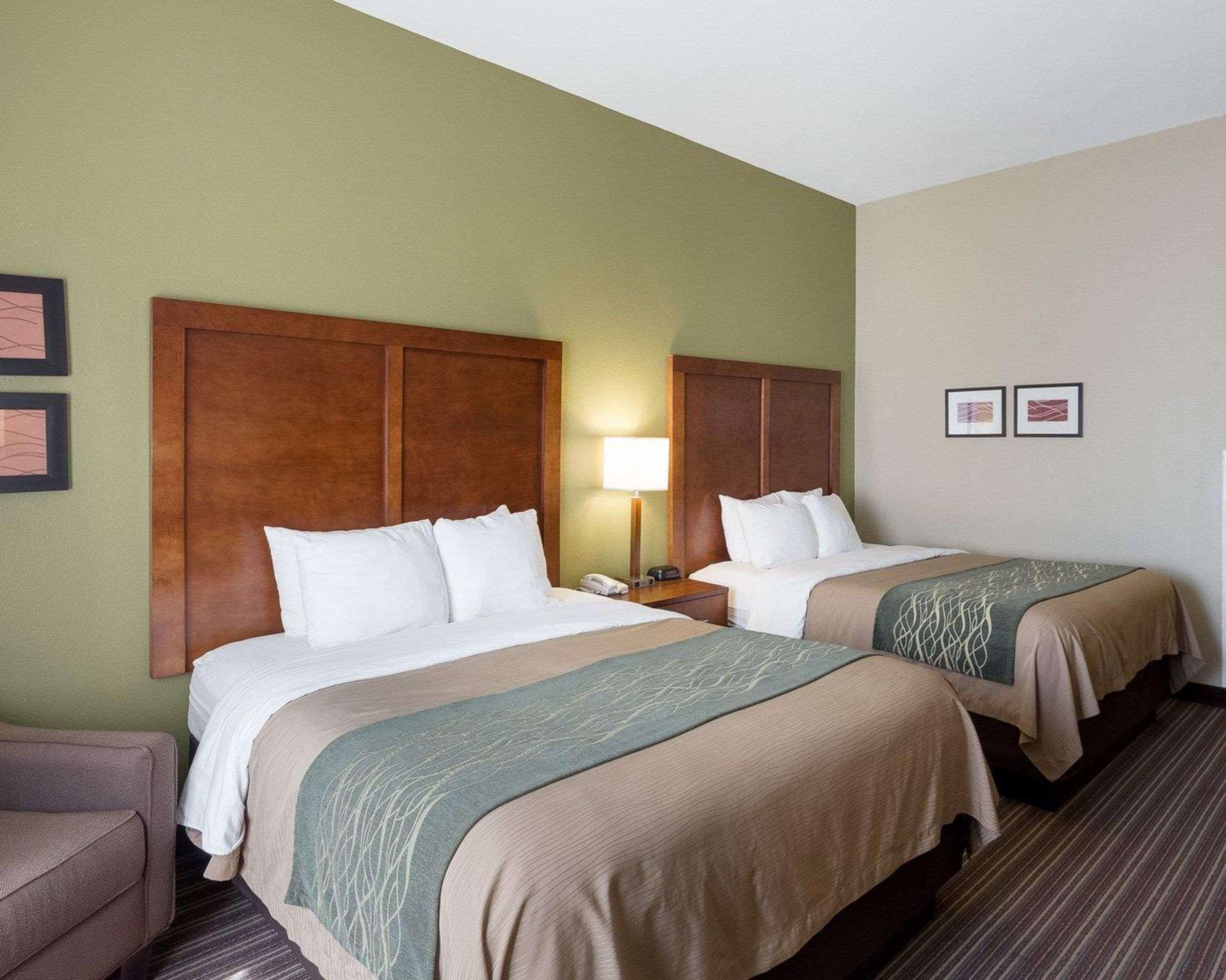 Comfort Inn & Suites Fayetteville-University Area Dış mekan fotoğraf