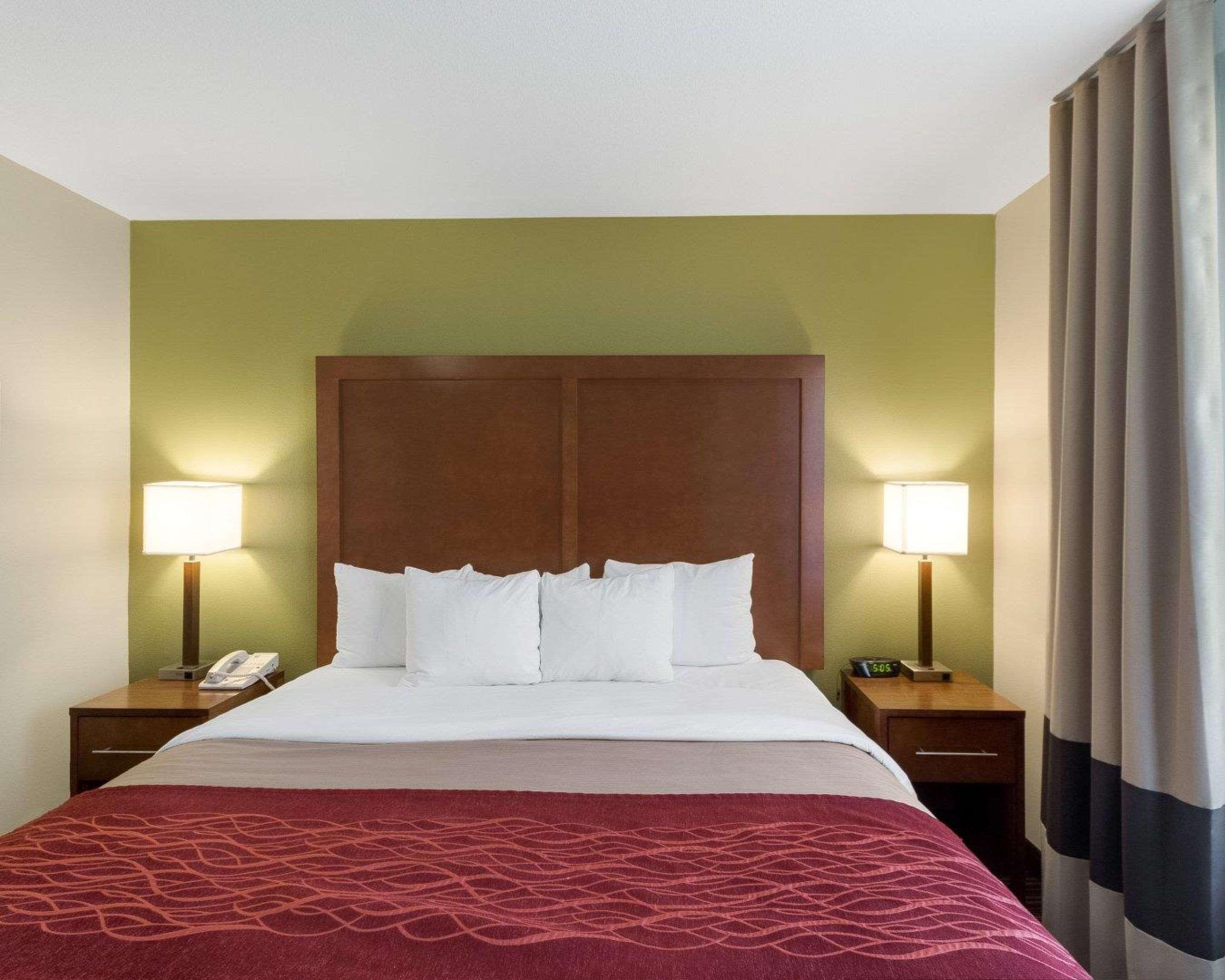 Comfort Inn & Suites Fayetteville-University Area Dış mekan fotoğraf