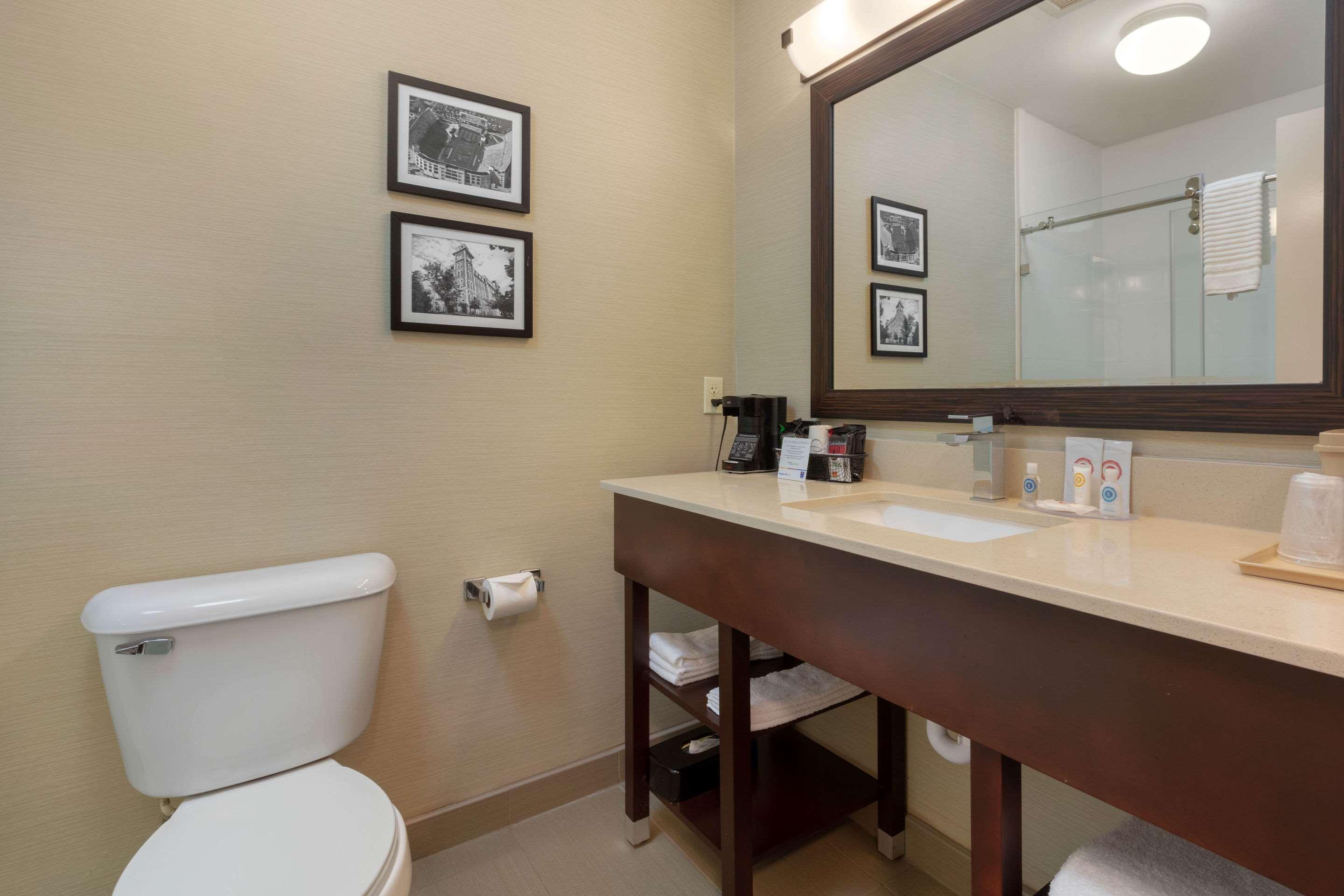 Comfort Inn & Suites Fayetteville-University Area Dış mekan fotoğraf