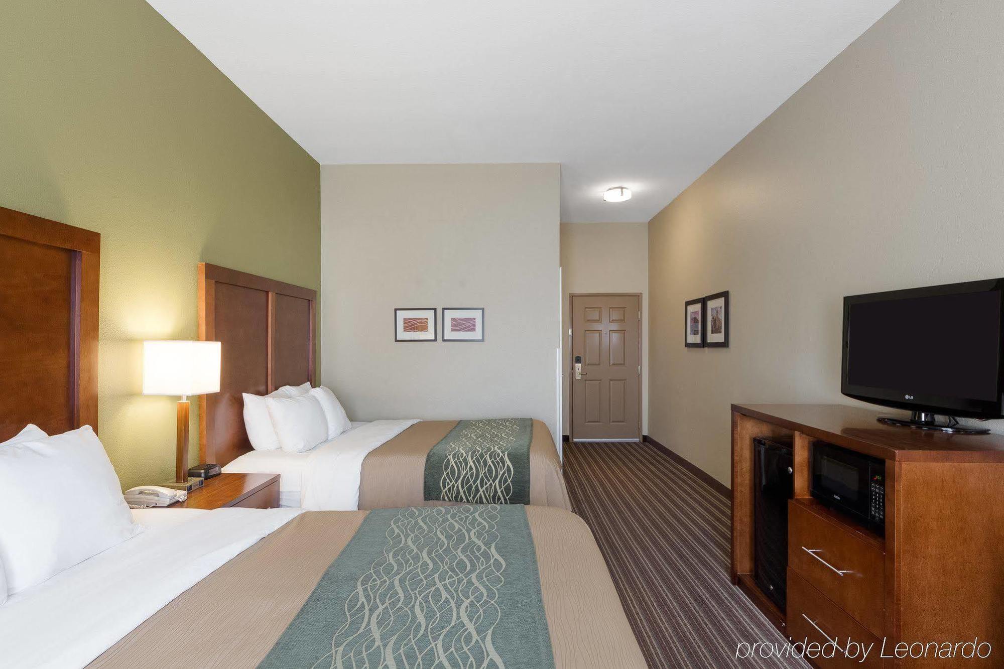 Comfort Inn & Suites Fayetteville-University Area Dış mekan fotoğraf