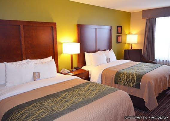 Comfort Inn & Suites Fayetteville-University Area Dış mekan fotoğraf